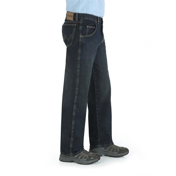 Wrangler Rugged Relaxed Mid Rise Straight Fit Jeans