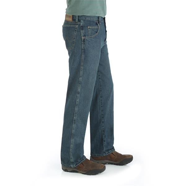 Wrangler Rugged Relaxed Mid Rise Straight Fit Jeans